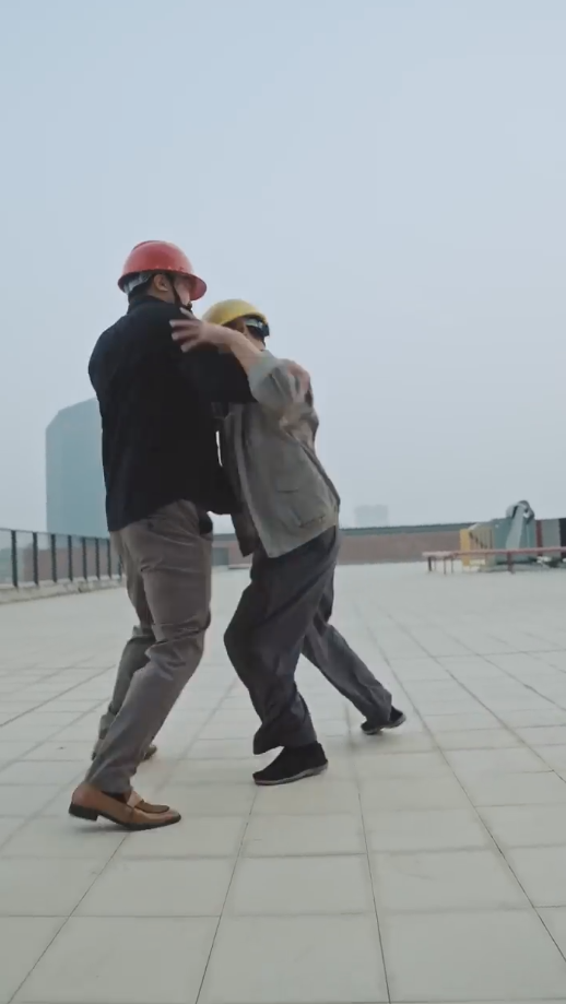 以爱为名短剧海报