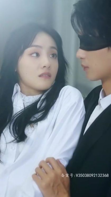 闪婚后被战总娇宠了海报